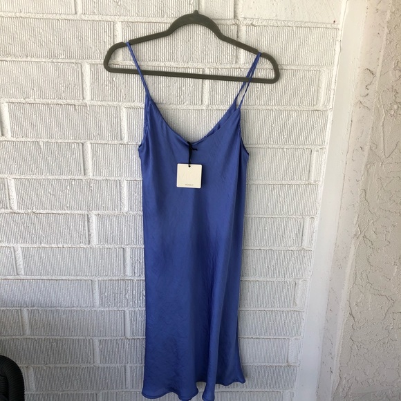 Vicolo Dresses & Skirts - Vicolo Periwinkle blue sheath dress. NWT